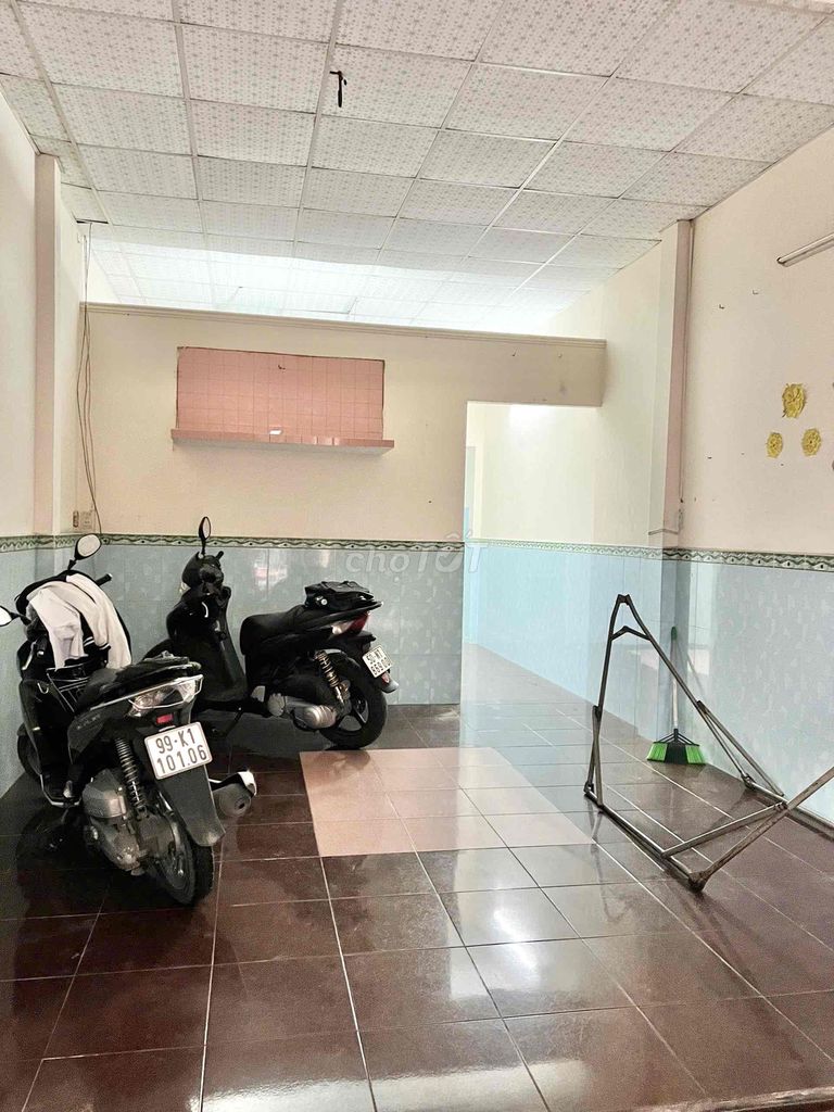 4 x17 m 1st floor (two bathrooms bedroom) 4-foot hall. Lê Văn Quới. Bình Tân