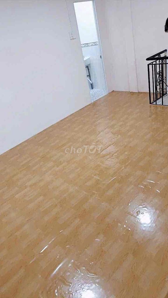 Rent a house at the market of Lu Chun Dao 1 million floating in 2 bedrooms 7 million