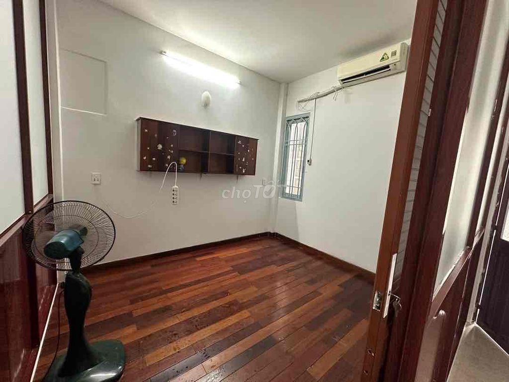 Rent a 33rd Street out on Qq1107 16 Gò Vấp.