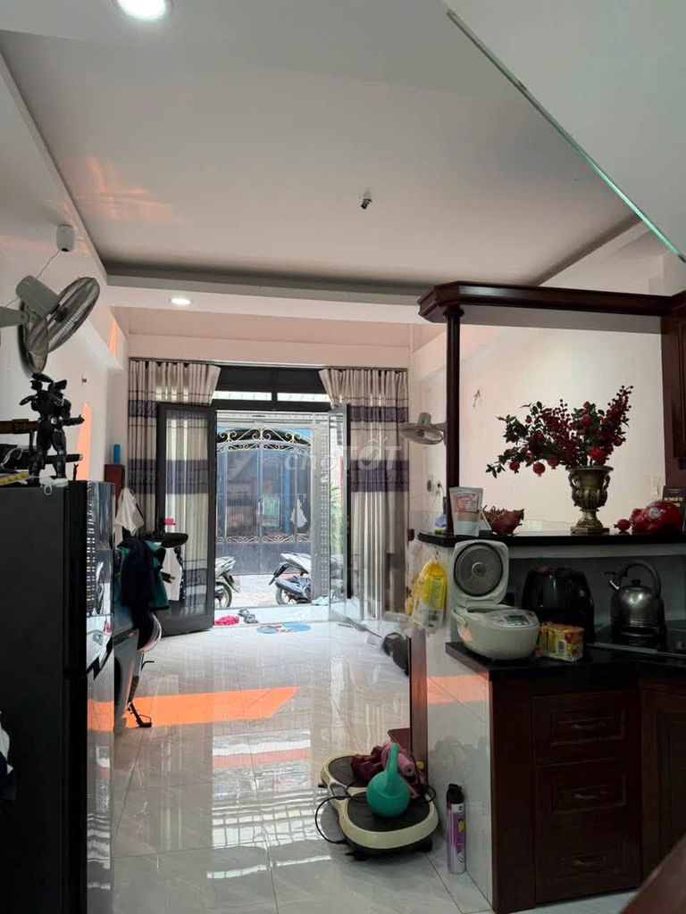 New house. Three bedrooms. Nguyễn Đình Chiểu. Third.