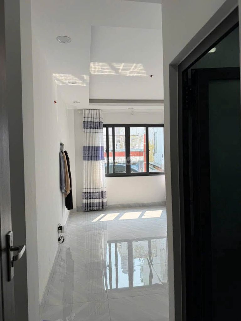 New house. Three bedrooms. Nguyễn Đình Chiểu. Third.