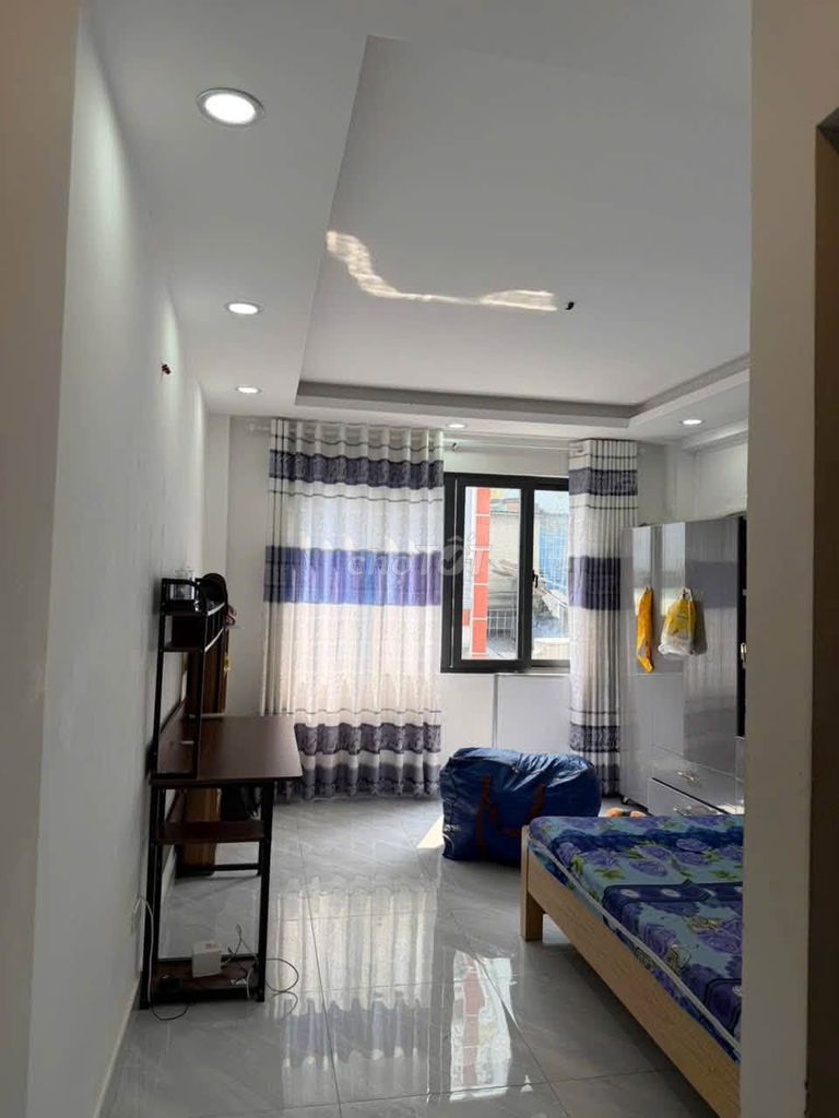 New house. Three bedrooms. Nguyễn Đình Chiểu. Third.