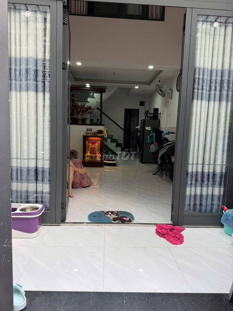 New house. Three bedrooms. Nguyễn Đình Chiểu. Third.