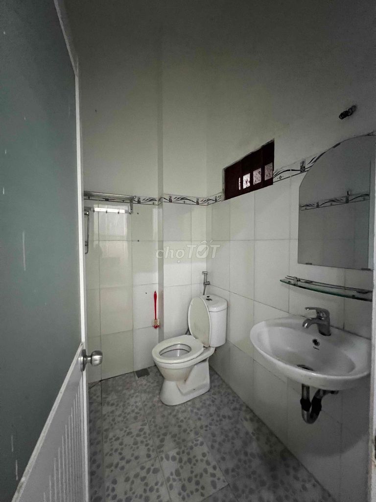 Rent a two-trip street close to writing 1st floor
