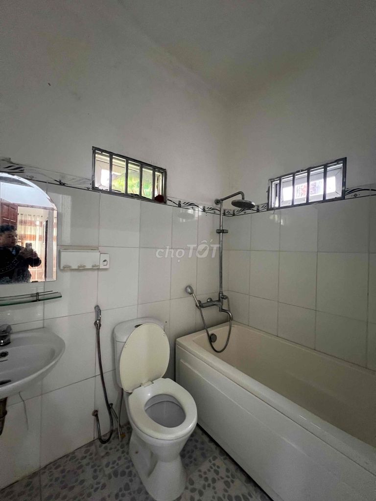 Rent a two-trip street close to writing 1st floor