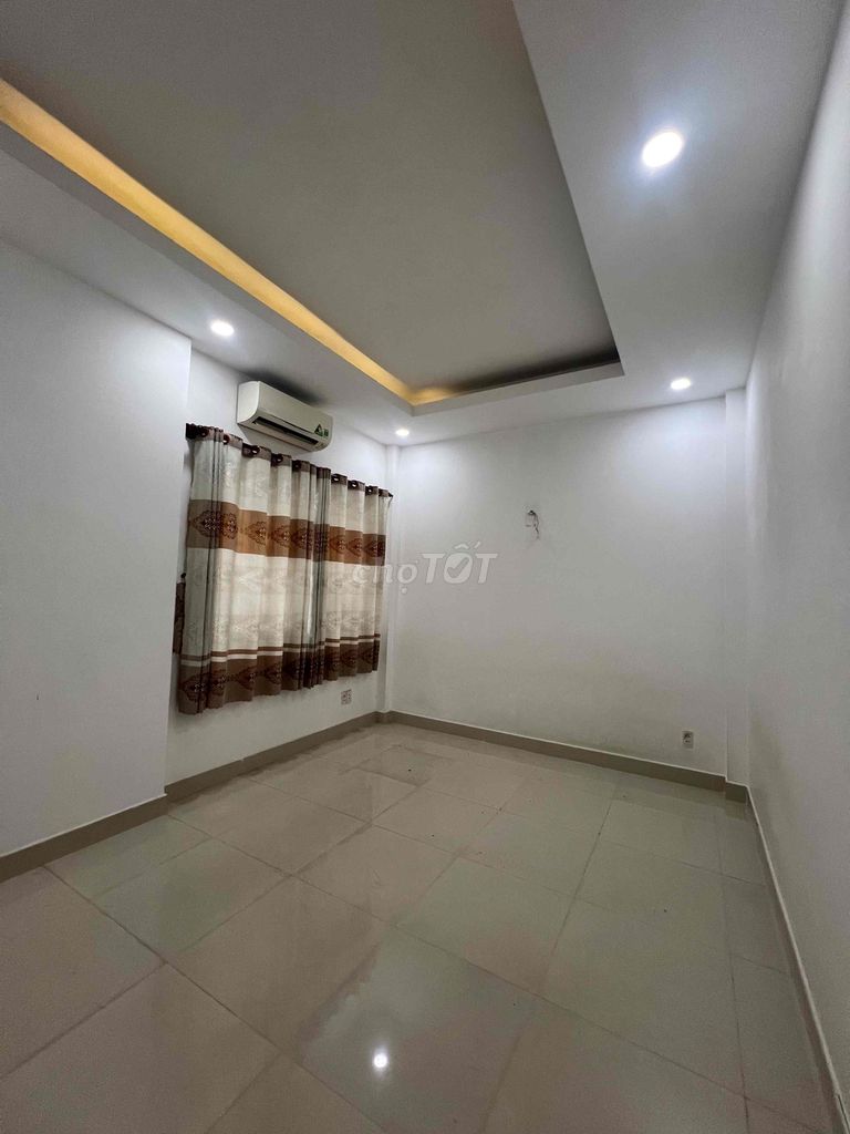Rent a two-trip street close to writing 1st floor
