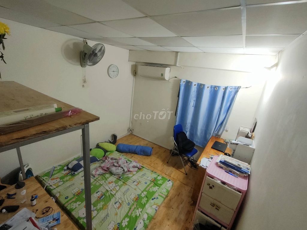 Qq Street, 4 x 12th floor, three bedrooms, air conditioning, traffic alley.