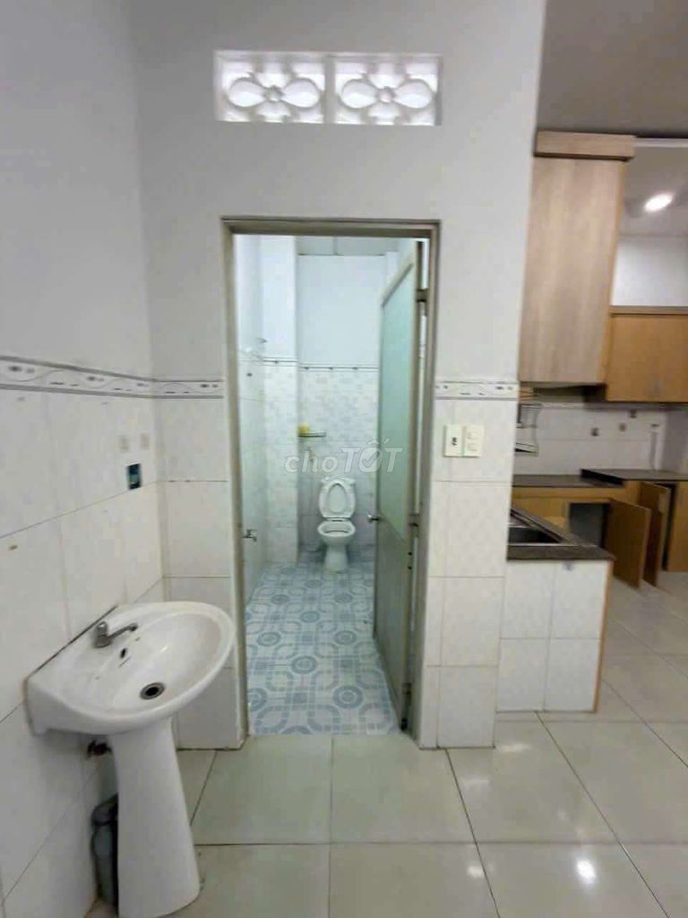 1 st floor. 5 x 12 Nguyễn Thị Trọn.