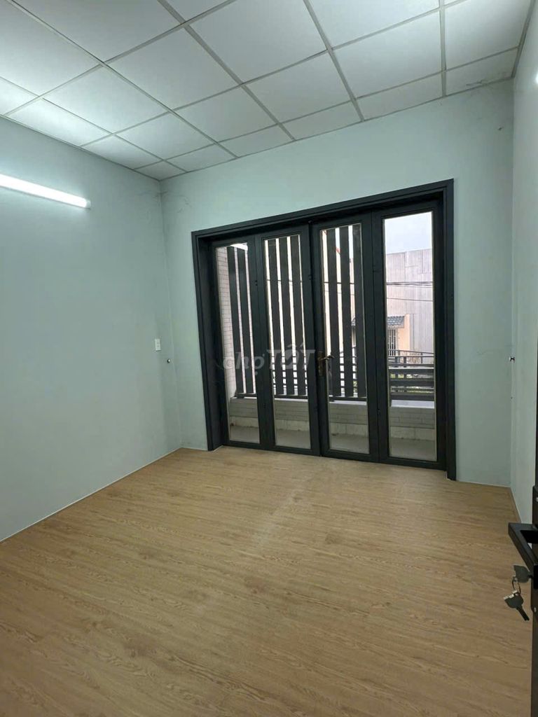 Renting 8 million Kingdom Halls Dương Cát Lợi.