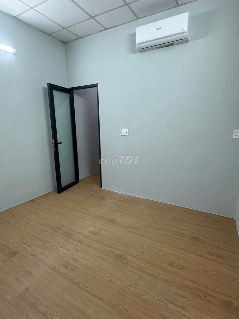 Renting 8 million Kingdom Halls Dương Cát Lợi.