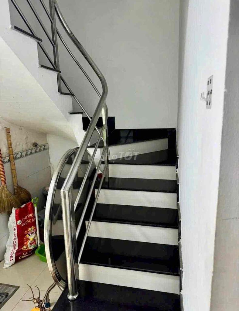 8 million -- two bedrooms, two toilets -- Lũy Bán Bích, Tân Phú
