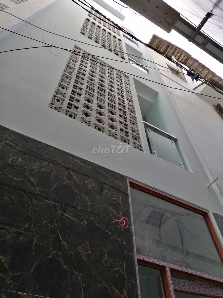 Hot! Nguyễn Bỉnh Khiêm alley, District 1 011 2 x 310 owned house 5 floors in tt