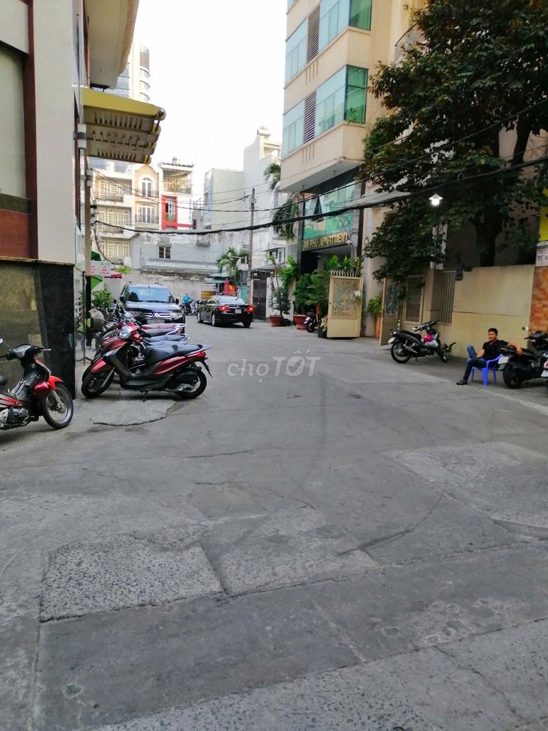 Hot! Nguyễn Bỉnh Khiêm alley, District 1 011 2 x 310 owned house 5 floors in tt