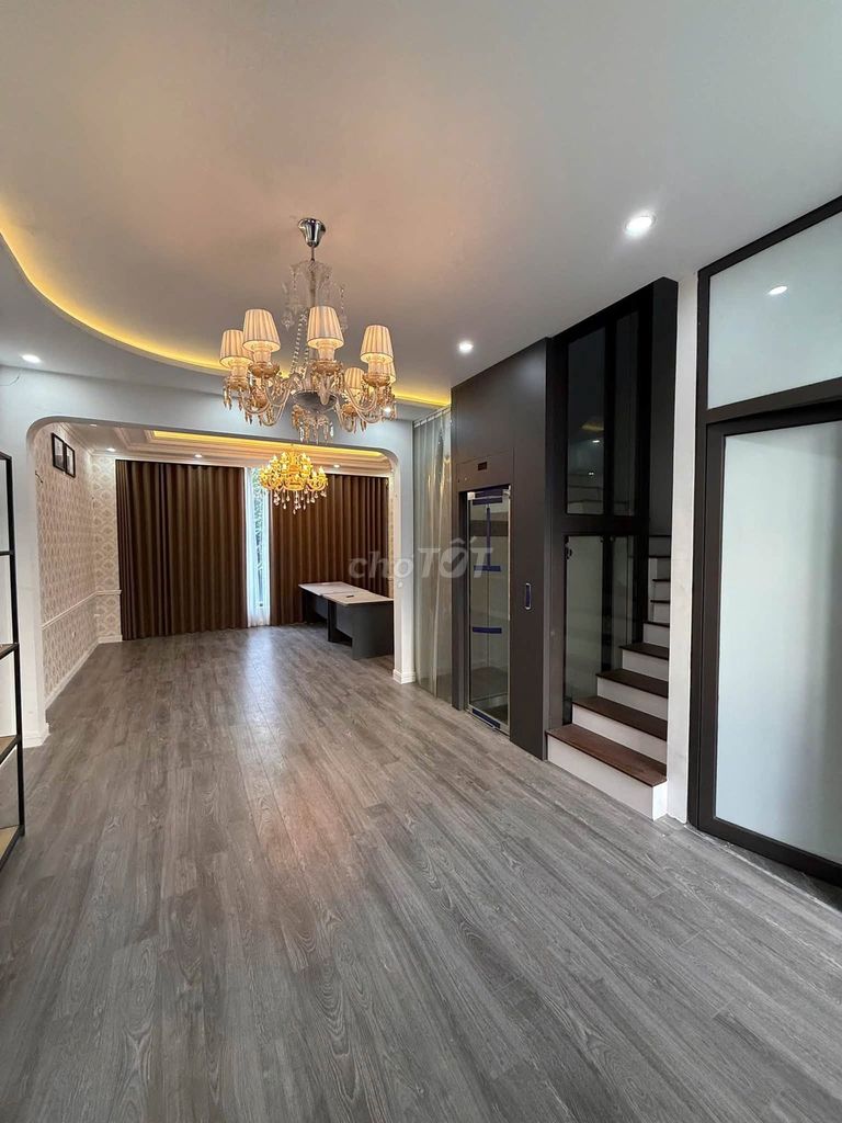 Rent a Hải Âu cash house, full gear, elevator.