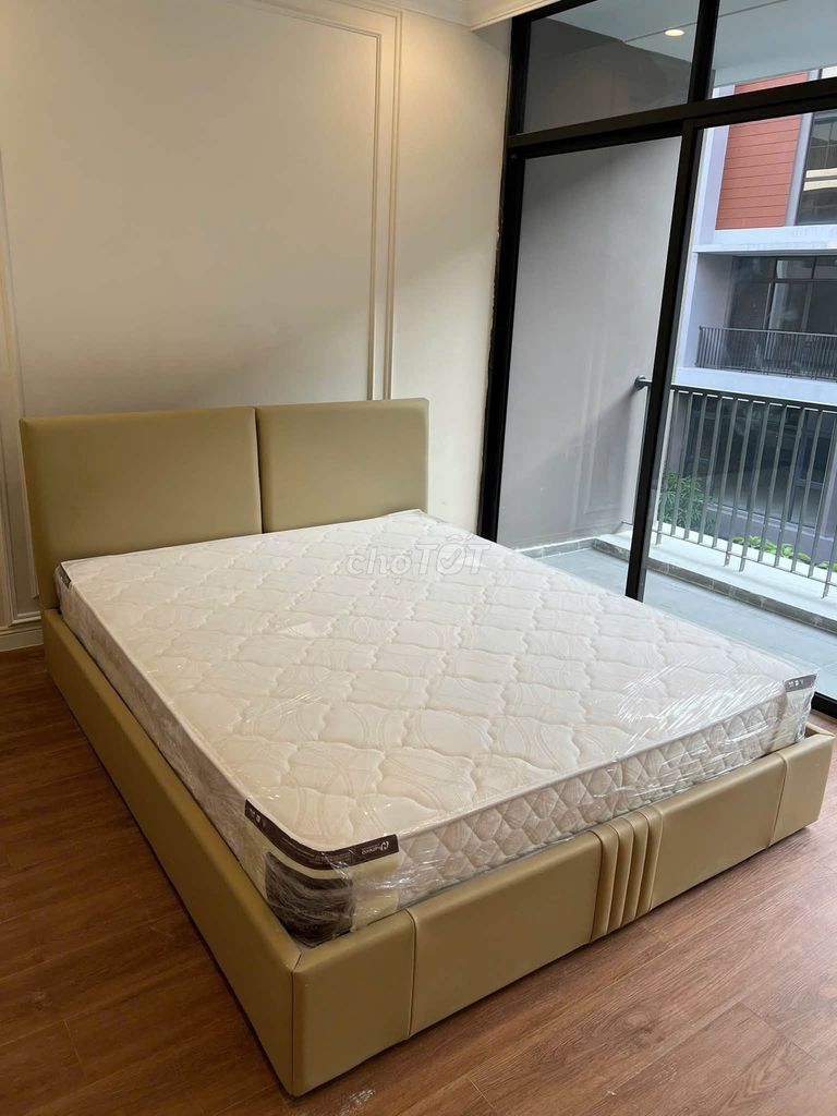 Rent a three-story Vịnh Thiên Đường ht, 4 full interior bedroom