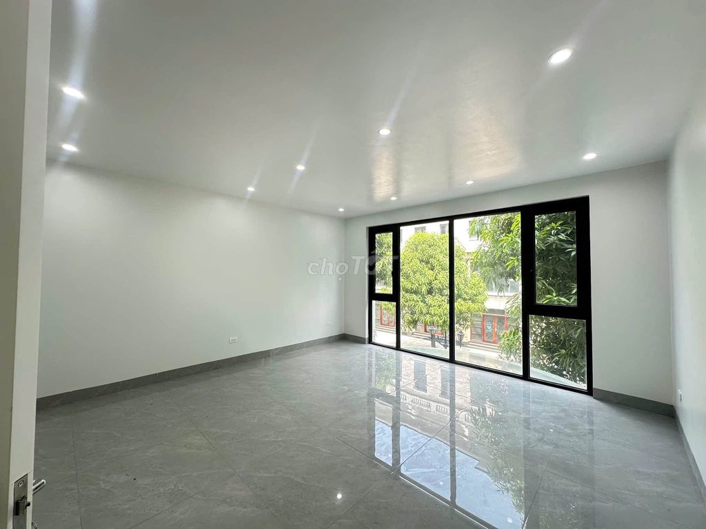 Two floors Vịnh Tây 8.5 million.