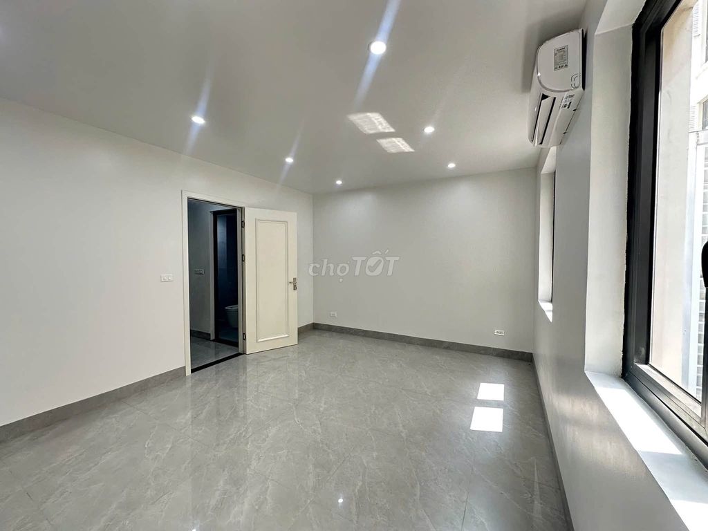 Two floors Vịnh Tây 8.5 million.