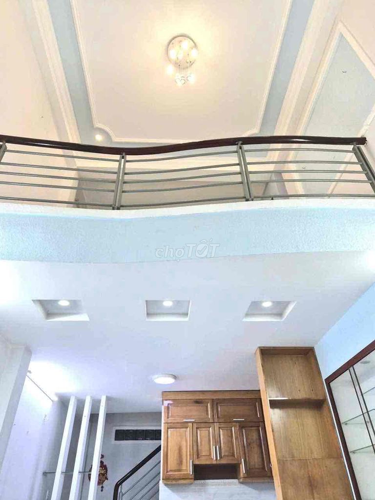Rent the original four-story apartment, Nguyễn Thái Sơn, 1894 5 Gò Vấp 10 million.