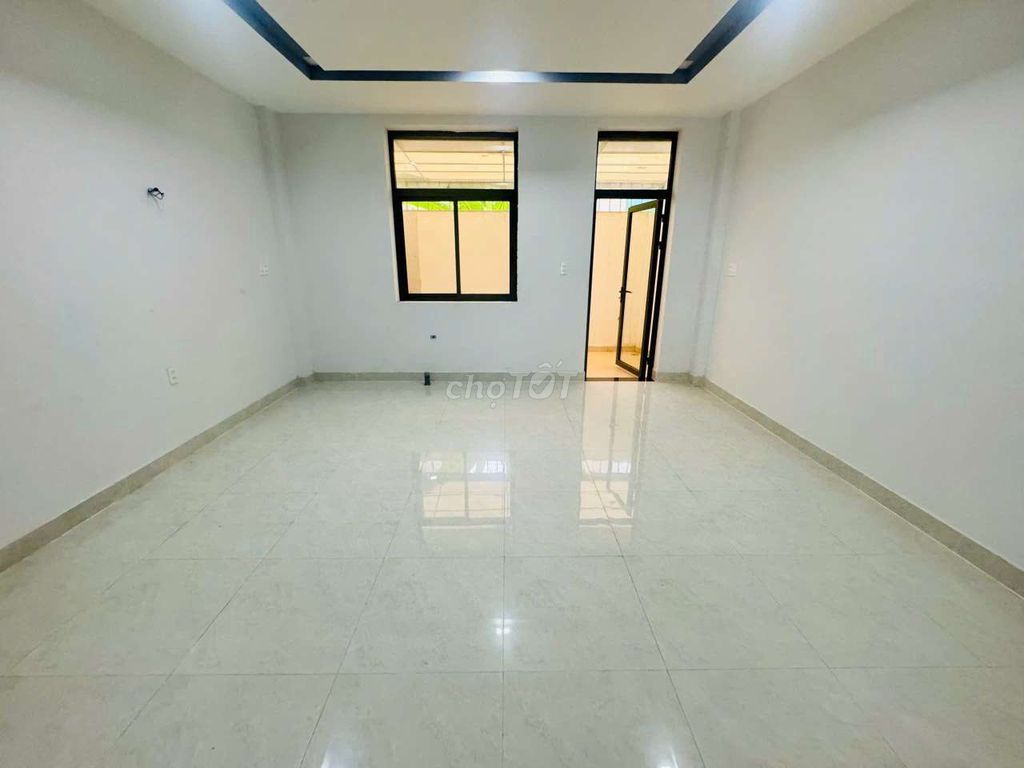 Front, 5 x 20, 1 .1 .1 3 floors, 5 bedroom 5 toilets