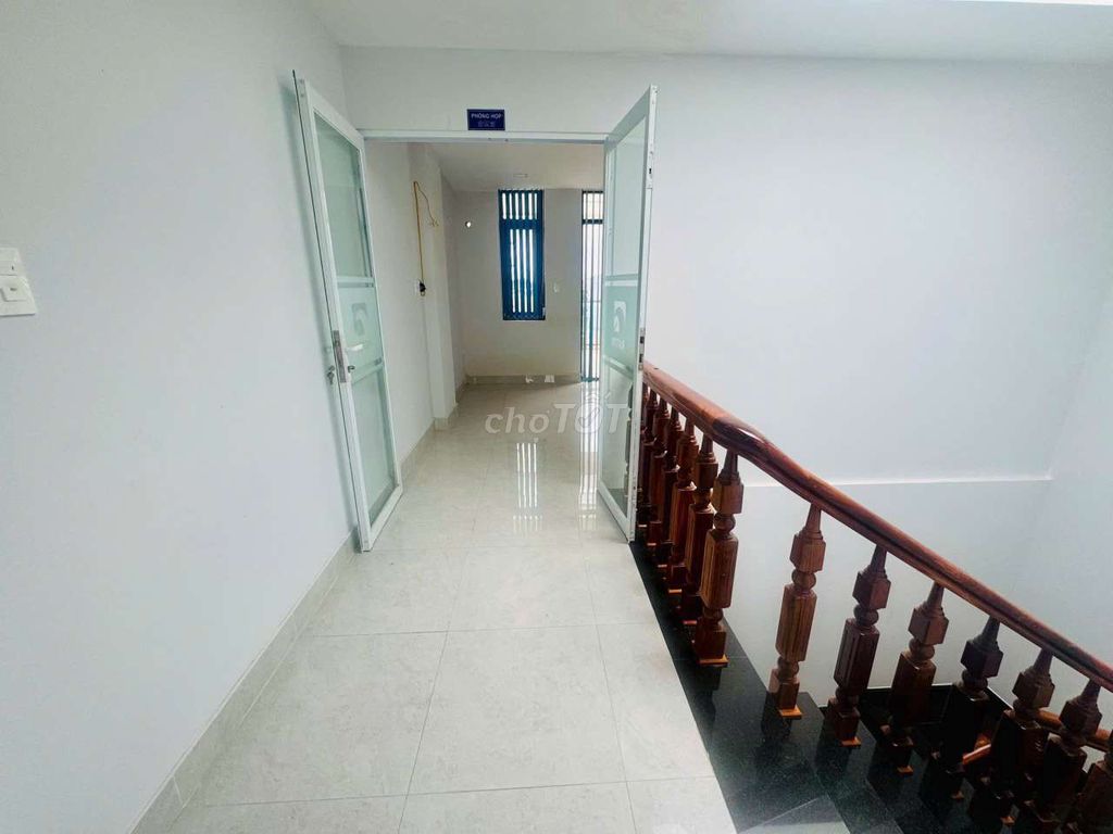 Front, 5 x 20, 1 .1 .1 3 floors, 5 bedroom 5 toilets