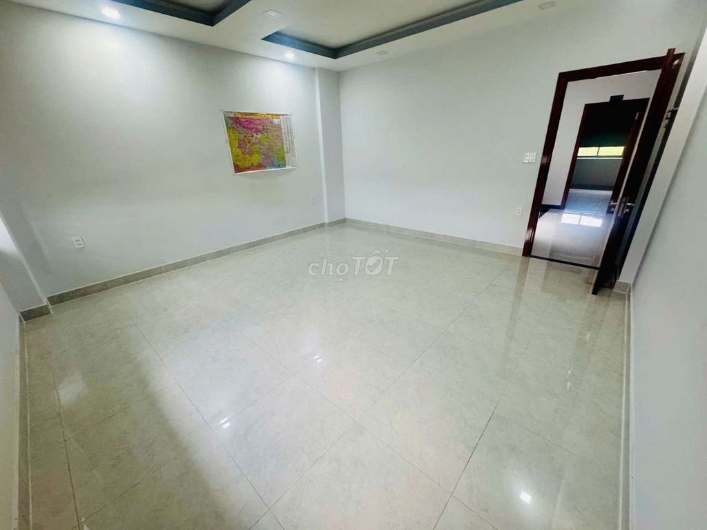 Front, 5 x 20, 1 .1 .1 3 floors, 5 bedroom 5 toilets