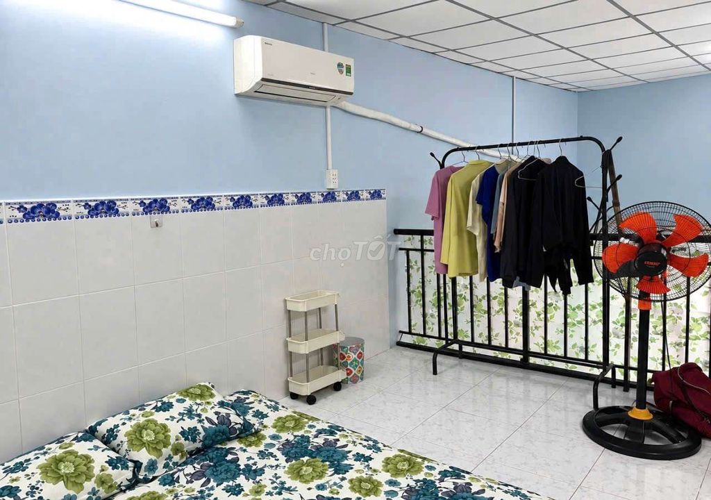 Let's rent a house. 1 out of 25.5 x8 meters Nguyễn Thị Thập.