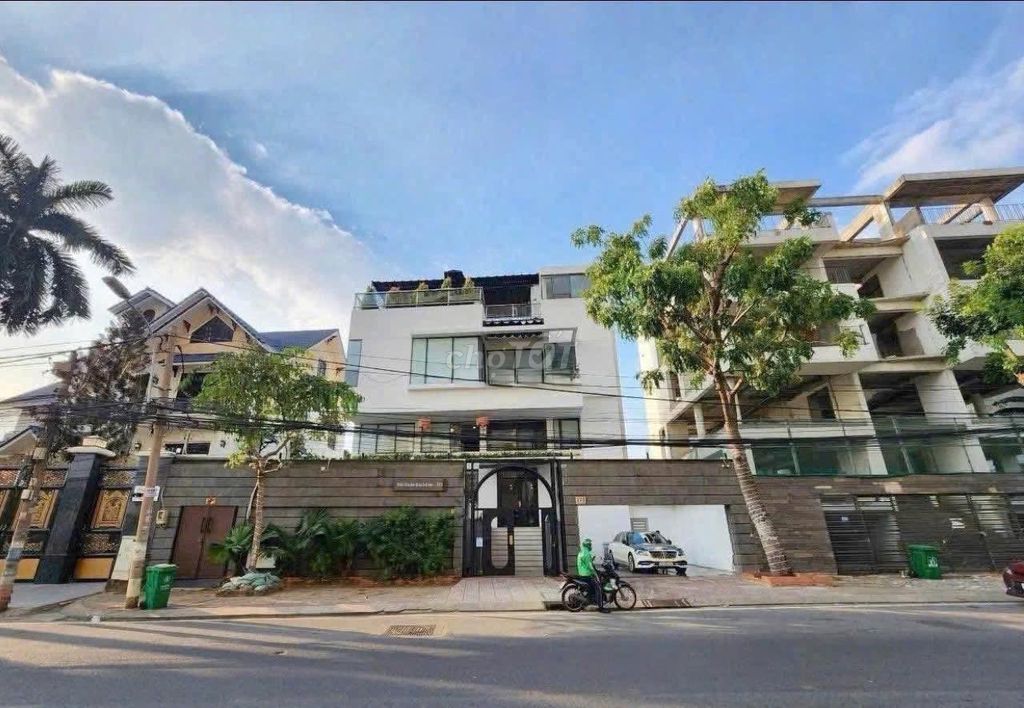 Rent the Nguyễn Văn Hưởng cash house, Thủ Đức 20 x 20 m m 3th floor