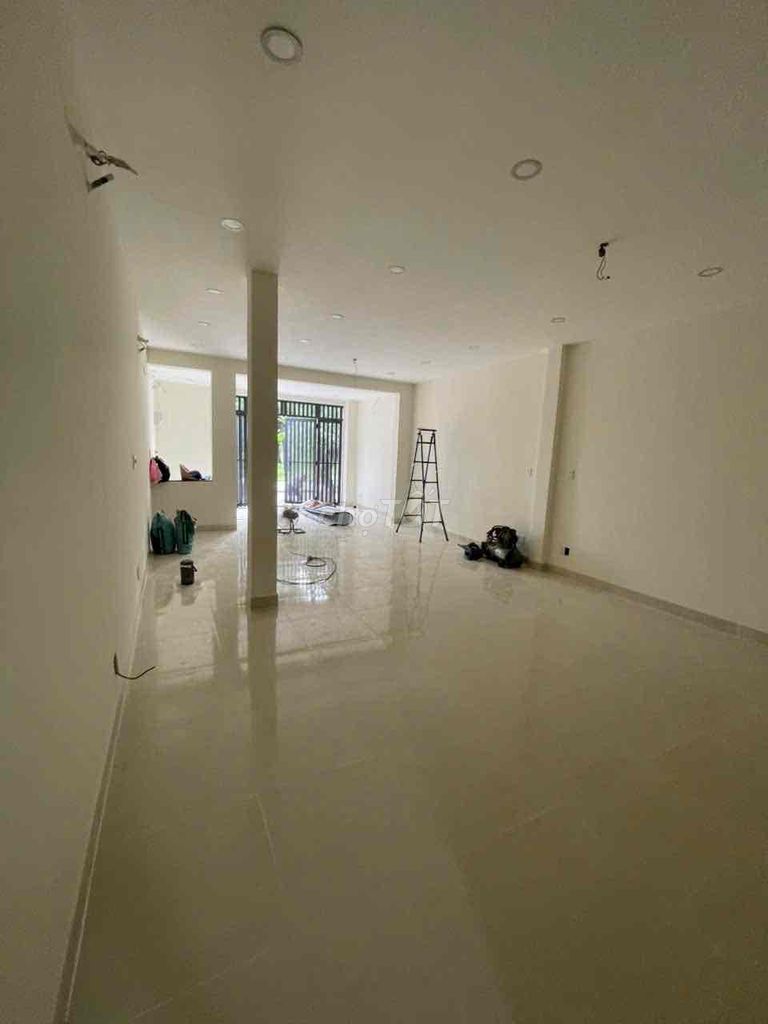 Let's rent out 1st Tây Thạnh - area 5.5 x20 m 1 .1 .1 4th floor bedroom 4 toilets