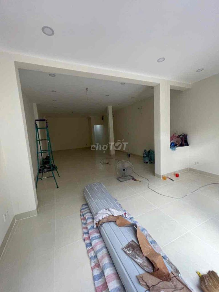 Let's rent out 1st Tây Thạnh - area 5.5 x20 m 1 .1 .1 4th floor bedroom 4 toilets