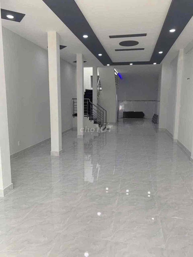 To rent 8 meters through Bình Long,Tân Phú area: 5 meters 20 meters.