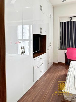 Emeral 3 bedroom full interior, fresh clean house, male view, middle floor