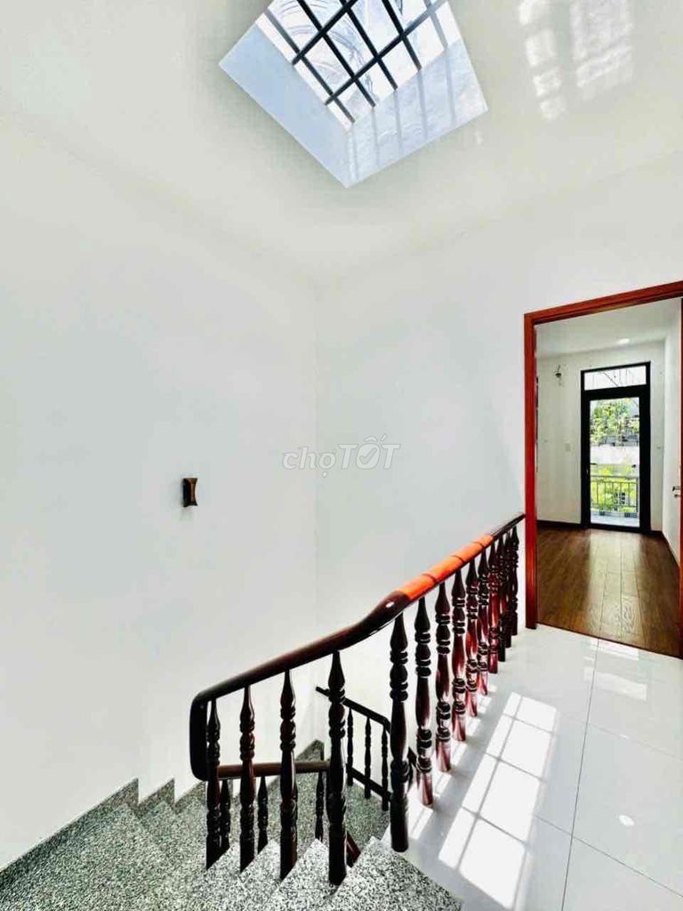 100 meters2, 3 floors, 3 bedrooms, Nguyễn Oanh, 187 10 Gò Vấp, 15 million.