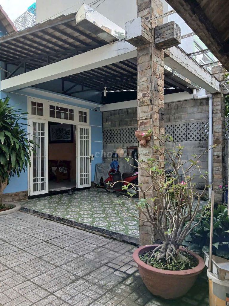 Rent the villa at ngã tư ga 4 bedrooms 200 meters 18 million