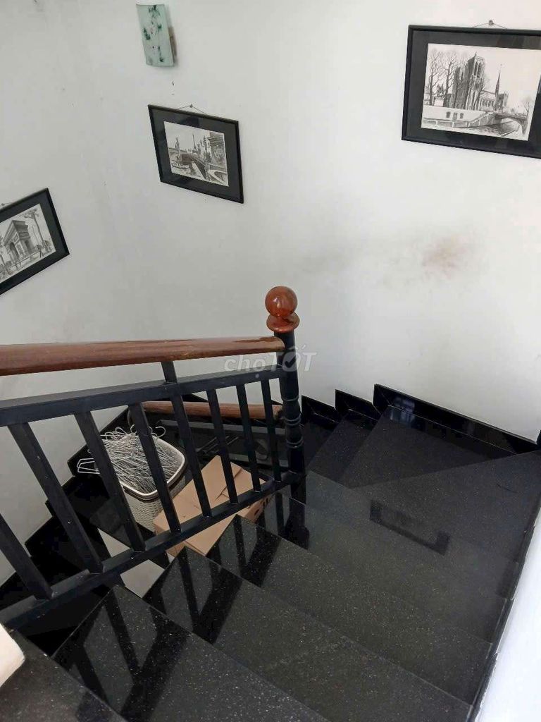 Rent the villa at ngã tư ga 4 bedrooms 200 meters 18 million