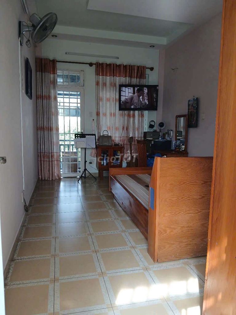 Rent the villa at ngã tư ga 4 bedrooms 200 meters 18 million