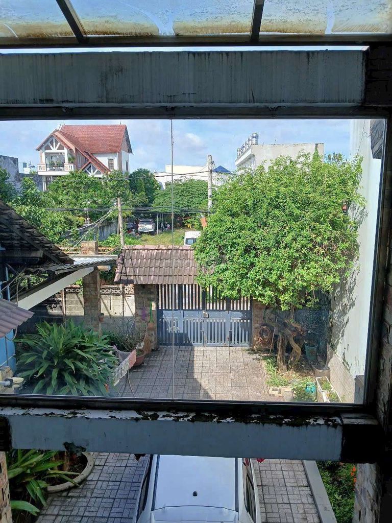 Rent the villa at ngã tư ga 4 bedrooms 200 meters 18 million
