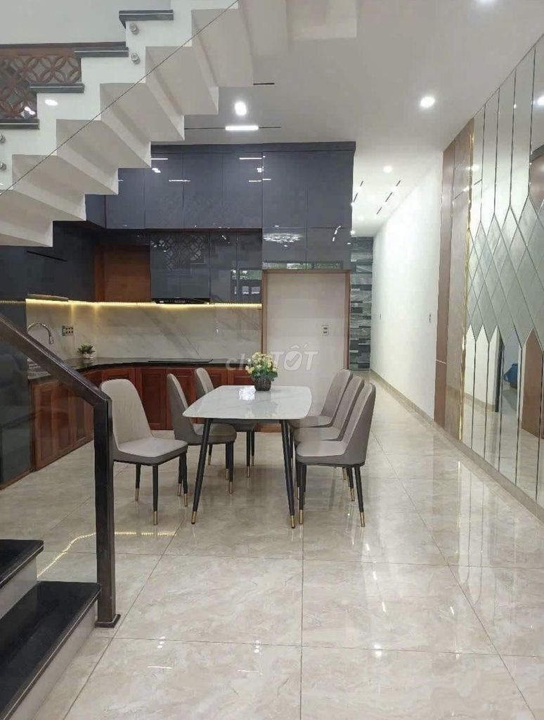 Rent Nguyễn Hữu Tiến, Tân Phú, 4 bedrooms, 20 million a month.