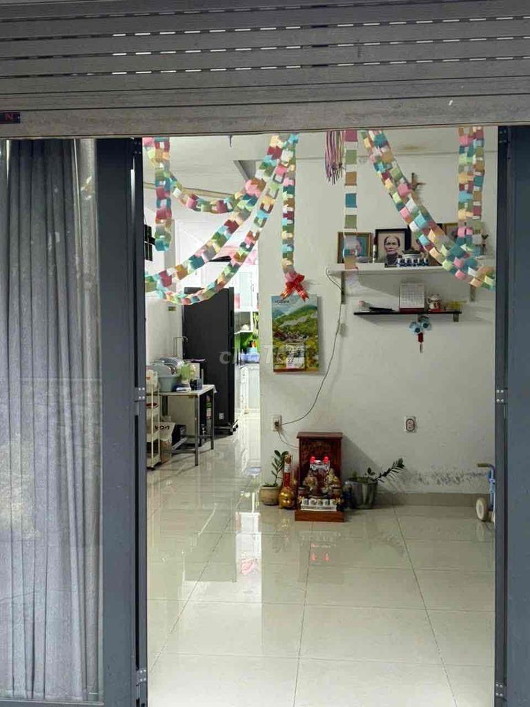 Rent the entire 4 x 10 meters of Bix 10 feet of cliff street, 2nd floor bedroom 2 new toilets