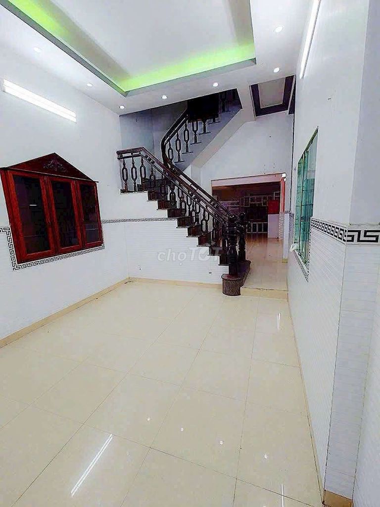 Rent one out of Hòa Bình -- 16 trieu -- three bedrooms -- four-and-a-half 20 M-car alleys.