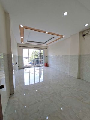 Nice place. 4 x 20 meters fourth floor bedroom.