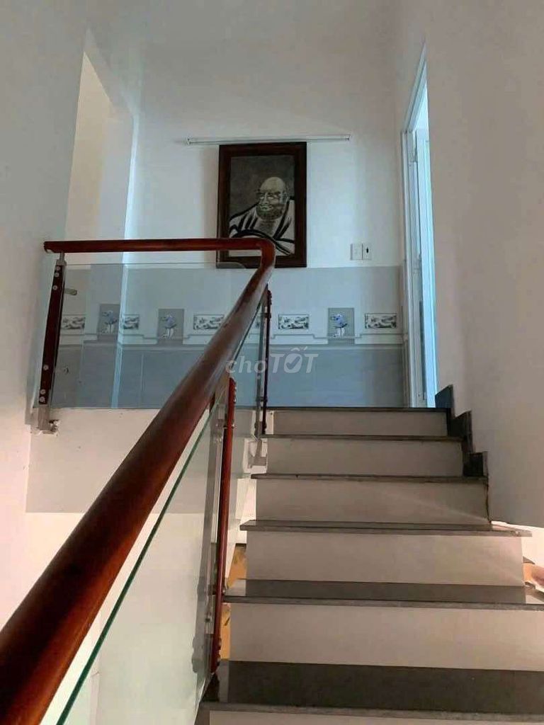 The original building is 1 floor 1.5 meters, in front of the Red Moon Road, 1/ql22.