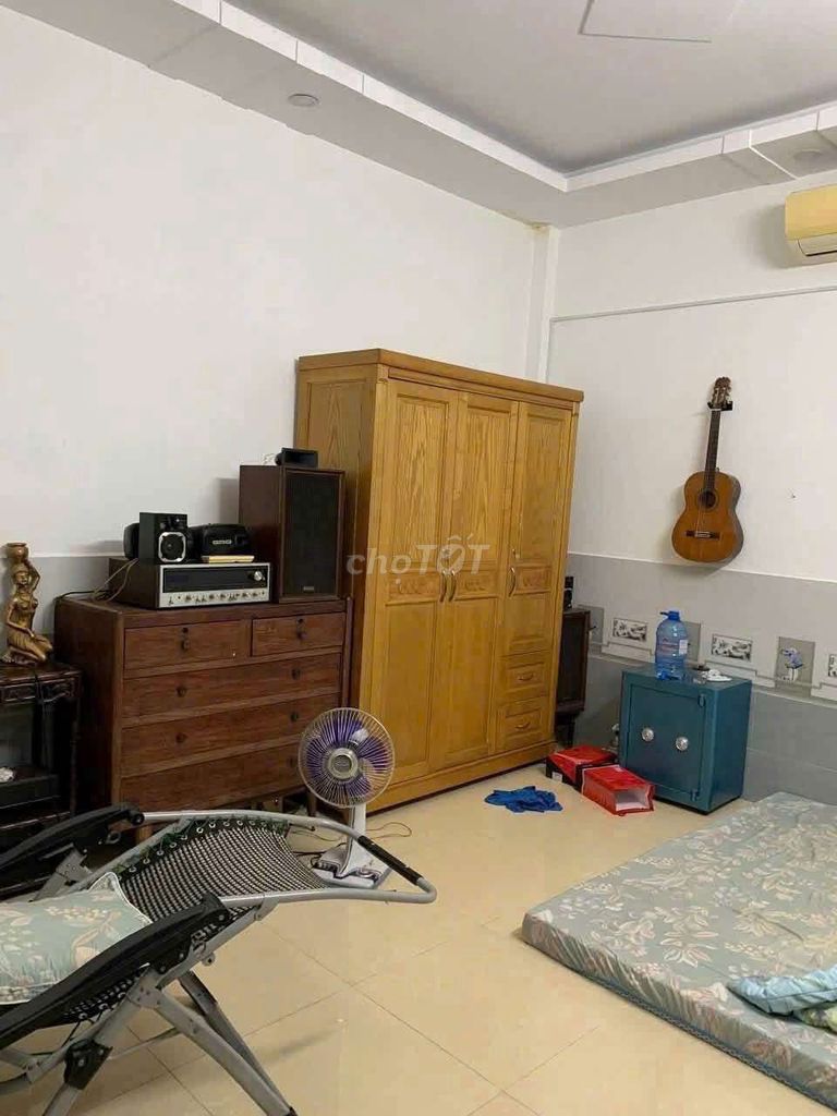 The original building is 1 floor 1.5 meters, in front of the Red Moon Road, 1/ql22.