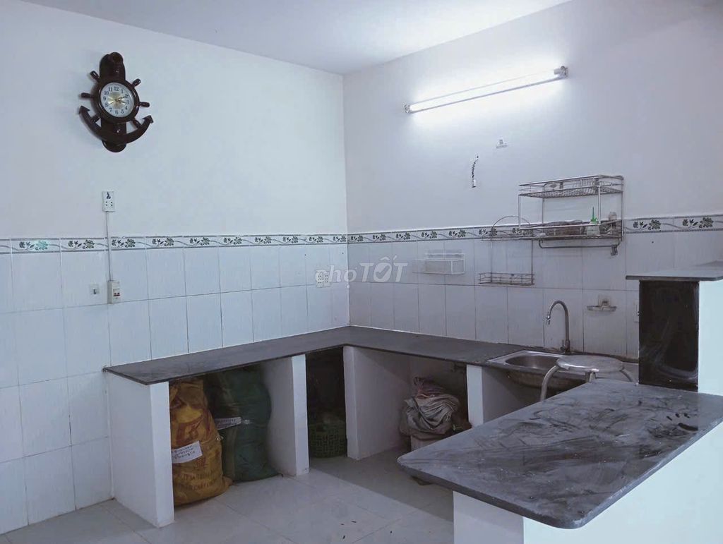 Renting the entire city of ql1, District 12-Fift interior-- 8 million a month.