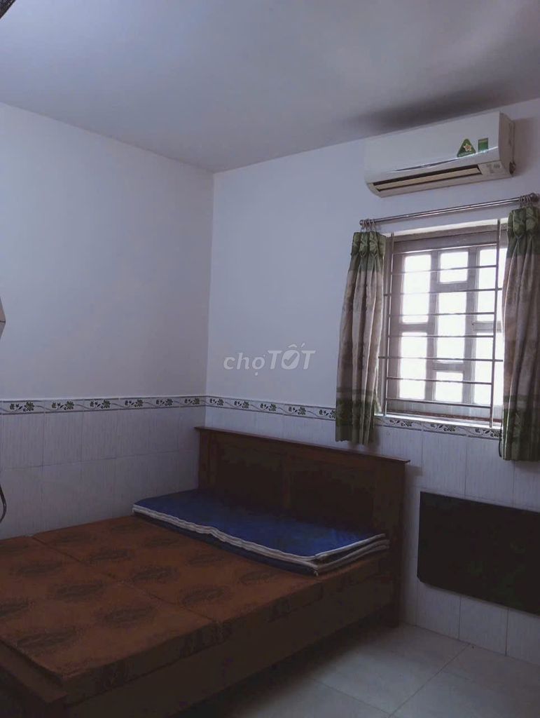 Renting the entire city of ql1, District 12-Fift interior-- 8 million a month.