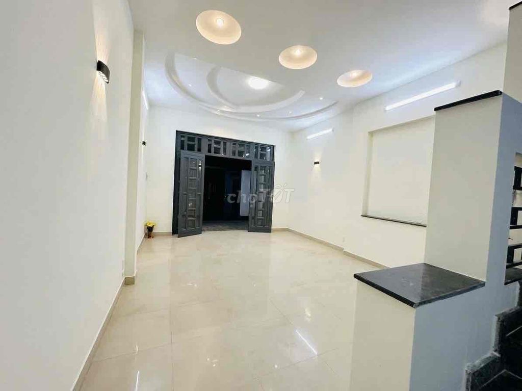 Rent a nice Bình Lợi house. Area 5 x22 meters. It costs 25 million a month.