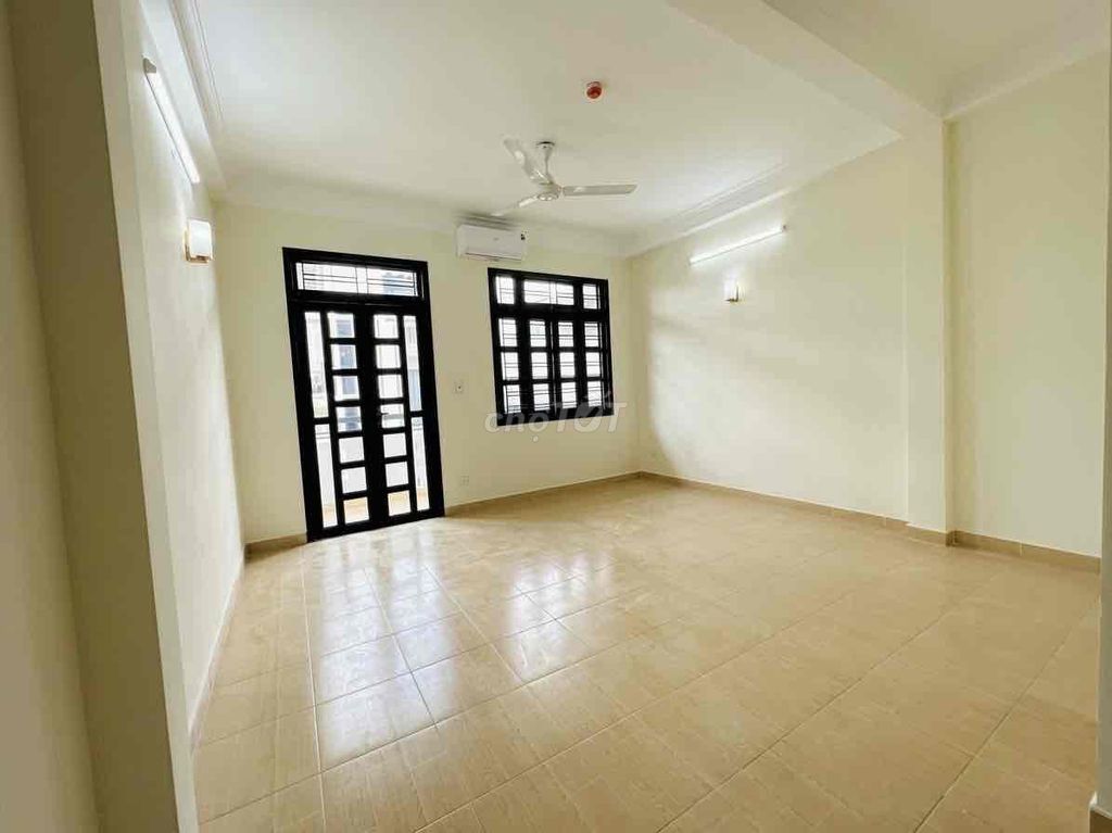 Rent a nice Bình Lợi house. Area 5 x22 meters. It costs 25 million a month.