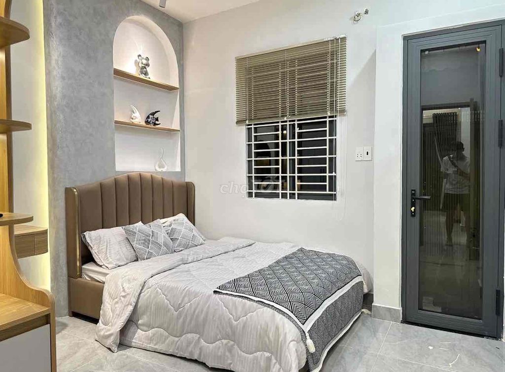 Rent four bedrooms full interior in the center of Phú Nhuận.
