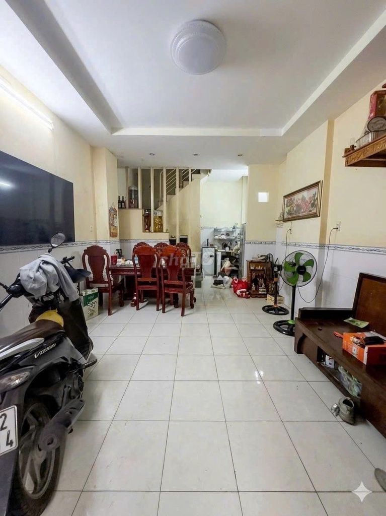 3 meters Tây Thạnh, 4 x 8 meters, 3 plates, 3 bedrooms, 3 toilets