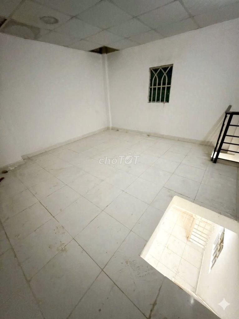 3 meters Tây Thạnh, 4 x 8 meters, 3 plates, 3 bedrooms, 3 toilets