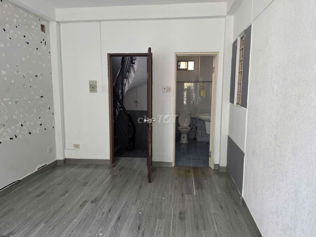Rent the original house 52/A Nguyễn Đình Chiểu, ward 4, Phú Nhuận